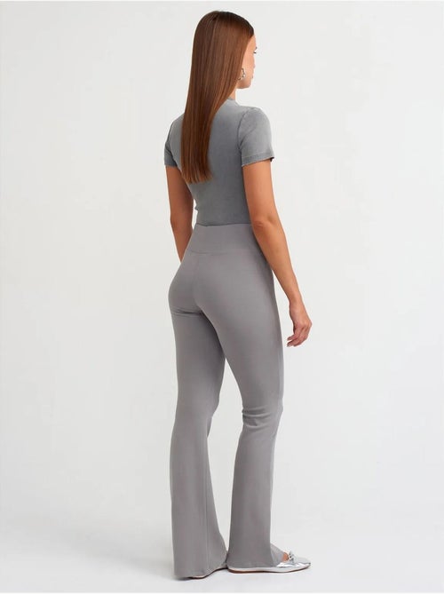 DILVIN Pantalon Femme Taille Haute À Jambes Évasées Côtelé - Kiabi DILVIN Pantalon Femme Taille Haute À Jambes Évasées Côtelé - Kiabi