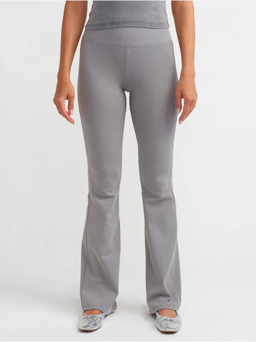DILVIN Pantalon Femme Taille Haute À Jambes Évasées Côtelé - Kiabi DILVIN Pantalon Femme Taille Haute À Jambes Évasées Côtelé - Kiabi