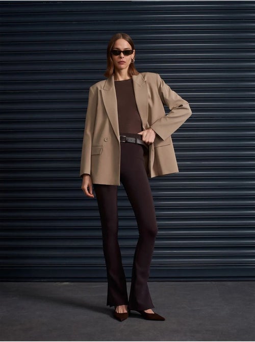 DILVIN Pantalon Flare Ajusté Avec Ceinture - Kiabi DILVIN Pantalon Flare Ajusté Avec Ceinture - Kiabi
