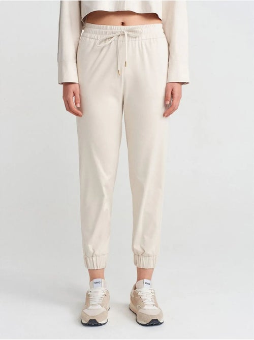 DILVIN Pantalon Jogger Effet Daim - Kiabi DILVIN Pantalon Jogger Effet Daim - Kiabi