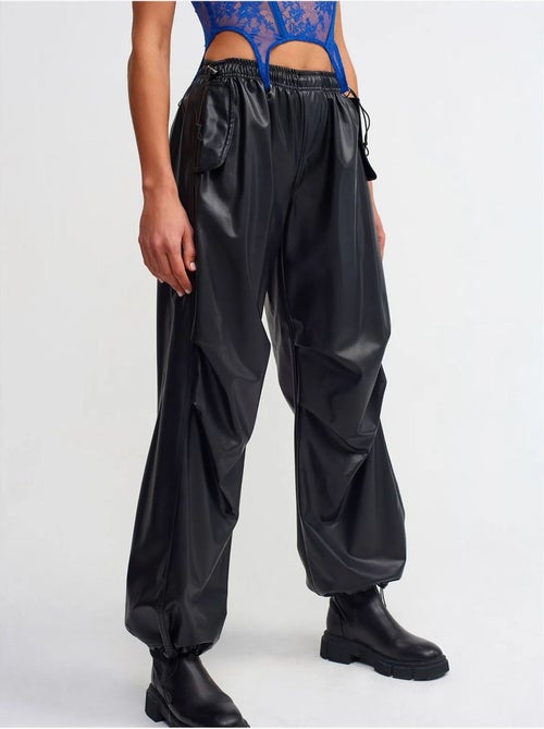 DILVIN Pantalon Jogger Femme Effet Cuir - Kiabi DILVIN Pantalon Jogger Femme Effet Cuir - Kiabi