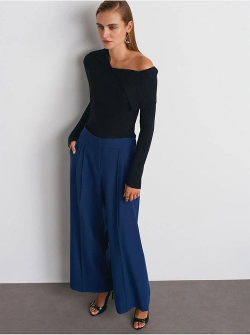 DILVIN Pantalon Large À Taille Haute Avec Plis - Kiabi DILVIN Pantalon Large À Taille Haute Avec Plis - Kiabi