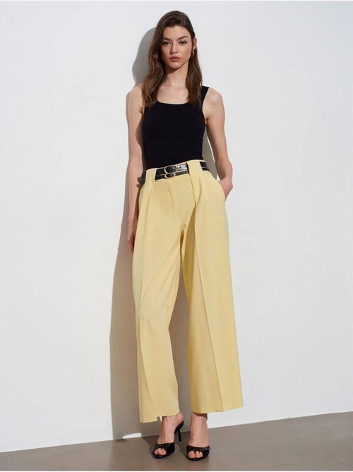 DILVIN Pantalon Large À Taille Haute Et Plis - Kiabi DILVIN Pantalon Large À Taille Haute Et Plis - Kiabi