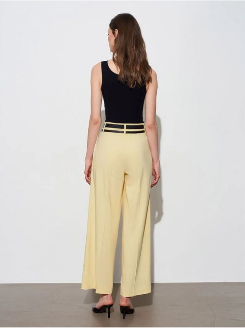 DILVIN Pantalon Large À Taille Haute Et Plis - Kiabi DILVIN Pantalon Large À Taille Haute Et Plis - Kiabi