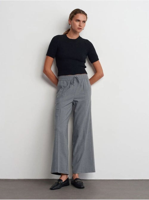 DILVIN Pantalon Large En Crêpe À Taille Coulissante - Kiabi DILVIN Pantalon Large En Crêpe À Taille Coulissante - Kiabi