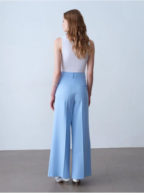 DILVIN Pantalon Large En Crêpe À Taille Haute - Kiabi DILVIN Pantalon Large En Crêpe À Taille Haute - Kiabi
