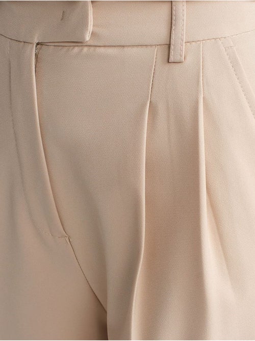 DILVIN Pantalon Large En Crêpe À Taille Haute Et Ceinture - Kiabi DILVIN Pantalon Large En Crêpe À Taille Haute Et Ceinture - Kiabi