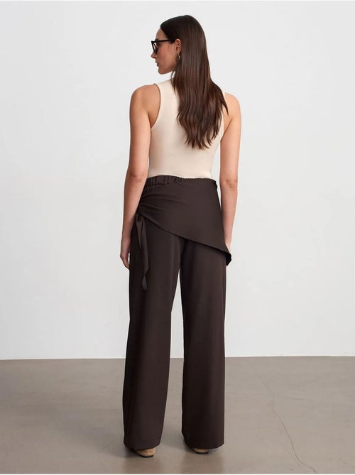 DILVIN Pantalon Large En Crêpe À Taille Haute - Kiabi DILVIN Pantalon Large En Crêpe À Taille Haute - Kiabi