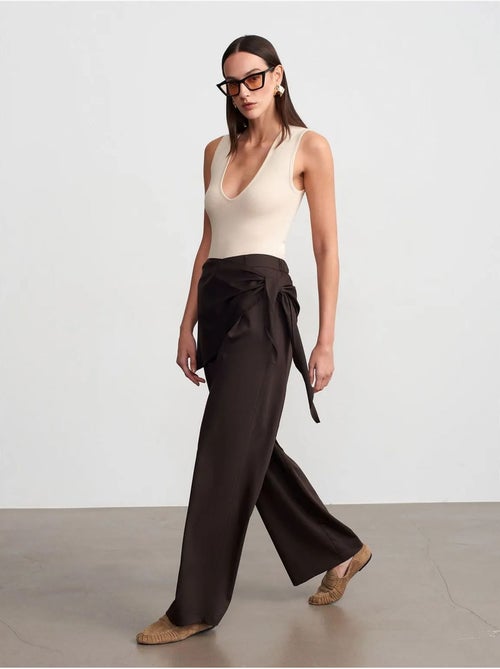 DILVIN Pantalon Large En Crêpe À Taille Haute - Kiabi DILVIN Pantalon Large En Crêpe À Taille Haute - Kiabi