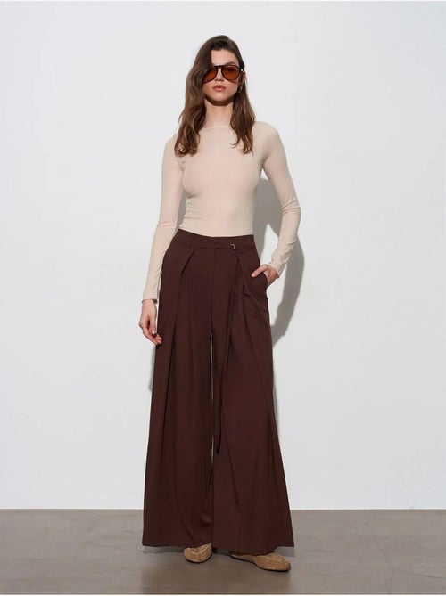 DILVIN Pantalon Large Plissé À Taille Ceinturée - Kiabi DILVIN Pantalon Large Plissé À Taille Ceinturée - Kiabi
