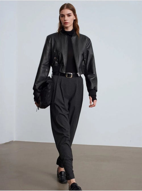 DILVIN Pantalon tailleur à taille haute et plis - Kiabi DILVIN Pantalon tailleur à taille haute et plis - Kiabi