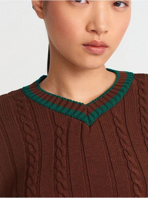 DILVIN Pull Femme Col V En Maille Torsadée - Kiabi DILVIN Pull Femme Col V En Maille Torsadée - Kiabi