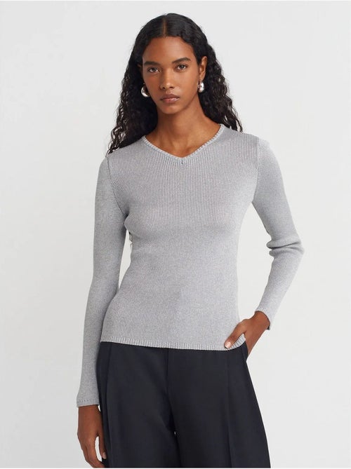 DILVIN Pull Femme Slim À Col V Côtelé - Kiabi DILVIN Pull Femme Slim À Col V Côtelé - Kiabi
