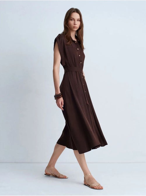 DILVIN Robe-chemise Midi Sans Manches Avec Ceinture - Kiabi DILVIN Robe-chemise Midi Sans Manches Avec Ceinture - Kiabi