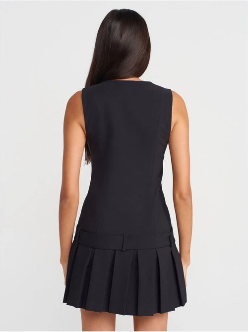 DILVIN Robe Courte Ajustée Avec Ceinture - Kiabi DILVIN Robe Courte Ajustée Avec Ceinture - Kiabi