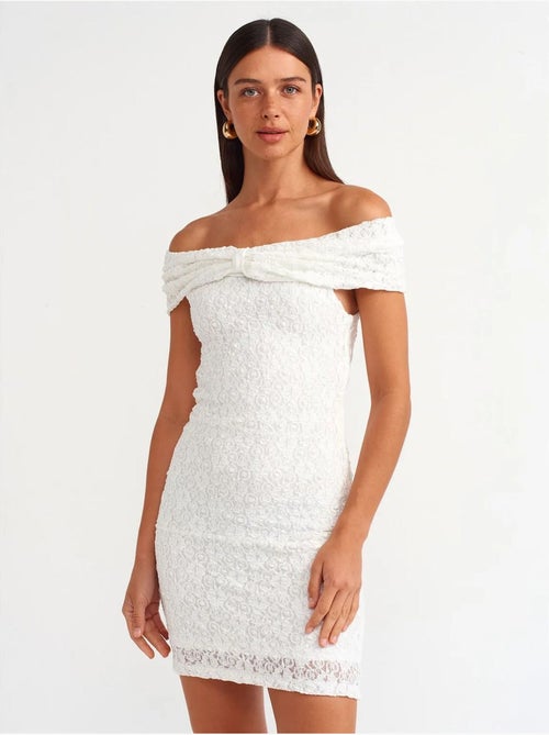 DILVIN Robe Courte Moulante En Dentelle - Kiabi DILVIN Robe Courte Moulante En Dentelle - Kiabi