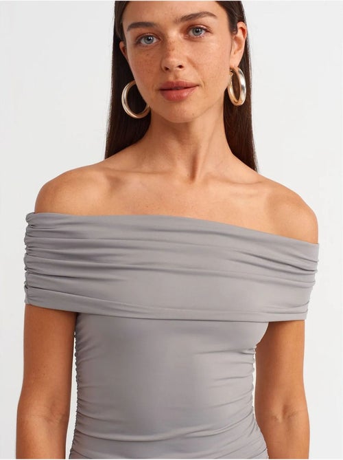 DILVIN Robe Midi Moulante À Épaules Dénudées - Kiabi DILVIN Robe Midi Moulante À Épaules Dénudées - Kiabi