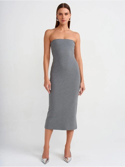 DILVIN Robe Midi Moulante Sans Bretelles - Kiabi DILVIN Robe Midi Moulante Sans Bretelles - Kiabi
