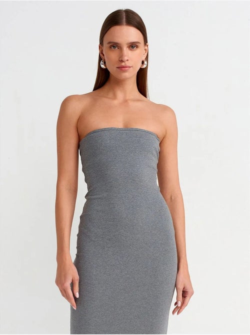 DILVIN Robe Midi Moulante Sans Bretelles - Kiabi DILVIN Robe Midi Moulante Sans Bretelles - Kiabi