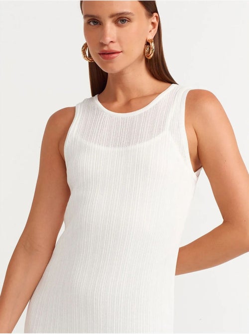 DILVIN Robe Midi Moulante Sans Manches À Côtes - Kiabi DILVIN Robe Midi Moulante Sans Manches À Côtes - Kiabi