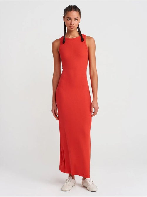 DILVIN Robe Midi Moulante Sans Manches À Fente - Kiabi DILVIN Robe Midi Moulante Sans Manches À Fente - Kiabi