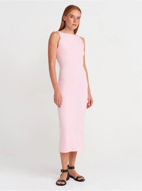 DILVIN Robe Midi Moulante Sans Manches Avec Fente - Kiabi DILVIN Robe Midi Moulante Sans Manches Avec Fente - Kiabi