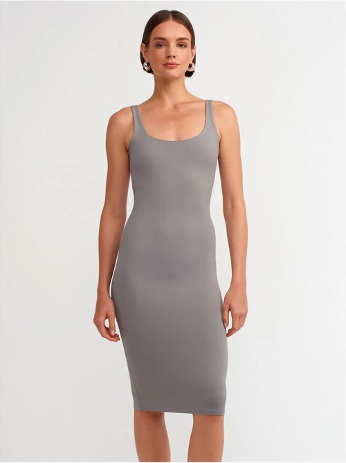 DILVIN Robe Midi Moulante Sans Manches - Kiabi DILVIN Robe Midi Moulante Sans Manches - Kiabi