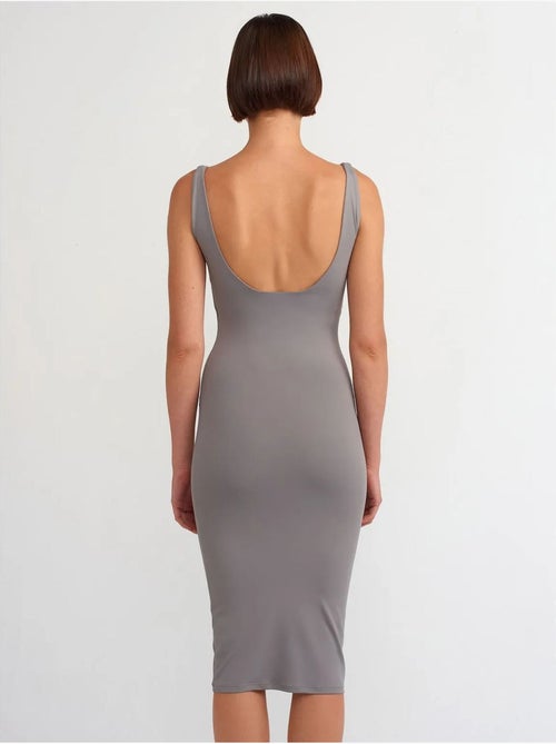 DILVIN Robe Midi Moulante Sans Manches - Kiabi DILVIN Robe Midi Moulante Sans Manches - Kiabi