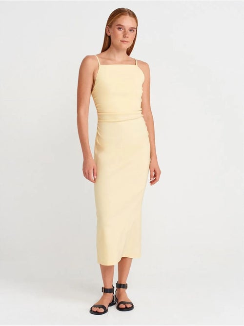 DILVIN Robe Midi Moulante Sans Manches - Kiabi DILVIN Robe Midi Moulante Sans Manches - Kiabi
