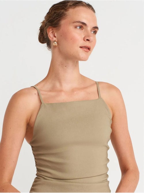 DILVIN Robe Midi Moulante Sans Manches - Kiabi DILVIN Robe Midi Moulante Sans Manches - Kiabi