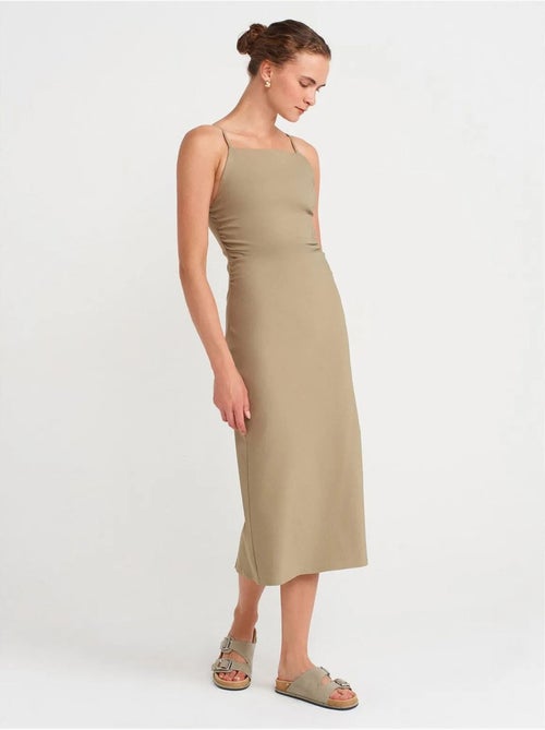 DILVIN Robe Midi Moulante Sans Manches - Kiabi DILVIN Robe Midi Moulante Sans Manches - Kiabi
