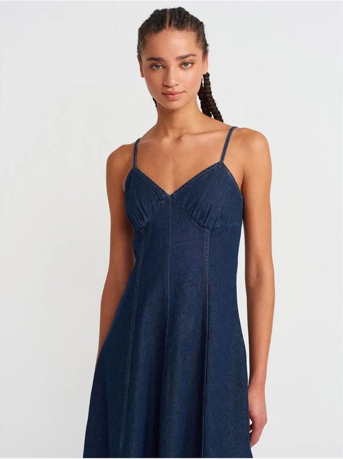 DILVIN Robe Midi Trapèze En Denim De Coton - Kiabi DILVIN Robe Midi Trapèze En Denim De Coton - Kiabi