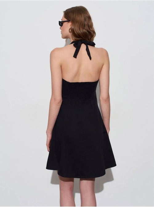 DILVIN Robe Mini Trapèze À Col Halter - Kiabi DILVIN Robe Mini Trapèze À Col Halter - Kiabi