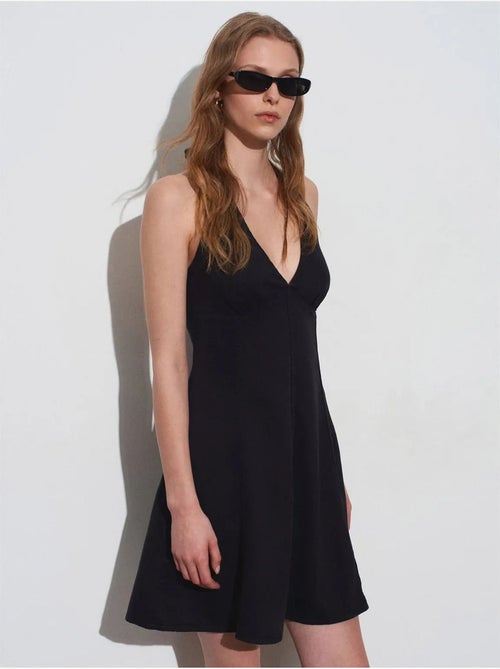 DILVIN Robe Mini Trapèze À Col Halter - Kiabi DILVIN Robe Mini Trapèze À Col Halter - Kiabi