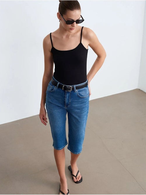 DILVIN Short Capri En Denim À Taille Haute - Kiabi DILVIN Short Capri En Denim À Taille Haute - Kiabi