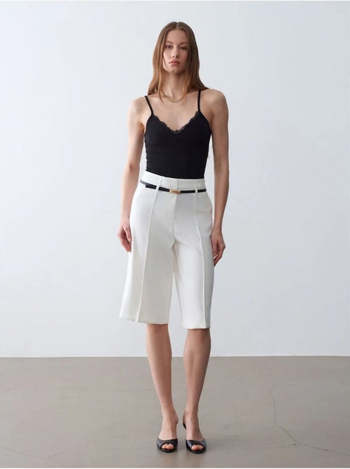 DILVIN Short En Crêpe À Taille Haute Et Ceinture - Kiabi DILVIN Short En Crêpe À Taille Haute Et Ceinture - Kiabi