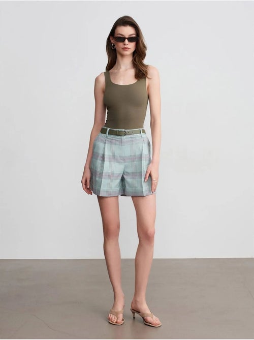 DILVIN Short Tailleur À Carreaux, Taille Haute Et Ceinture - Kiabi DILVIN Short Tailleur À Carreaux, Taille Haute Et Ceinture - Kiabi