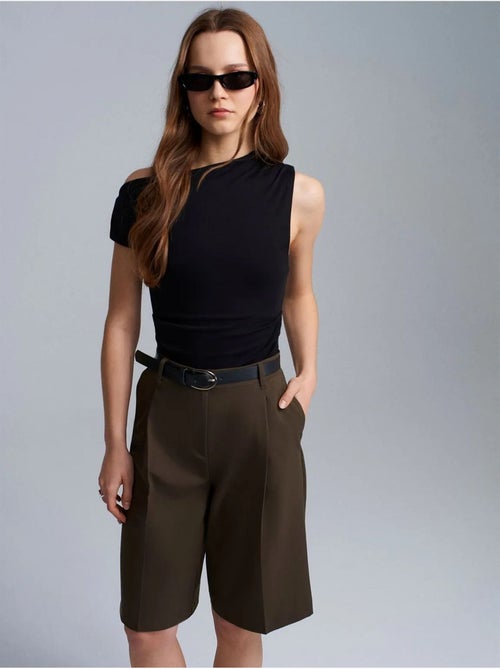 DILVIN Short Tailleur À Taille Haute Et Jambe Large - Kiabi DILVIN Short Tailleur À Taille Haute Et Jambe Large - Kiabi