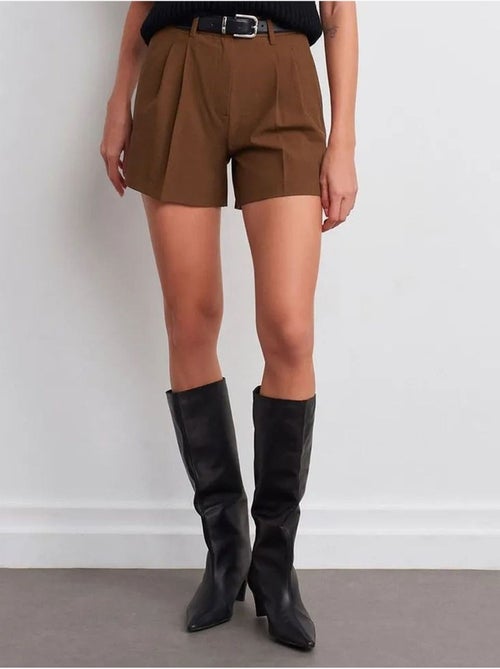 DILVIN Short Tailleur En Crêpe À Taille Haute - Kiabi DILVIN Short Tailleur En Crêpe À Taille Haute - Kiabi
