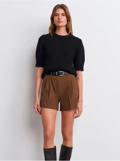 DILVIN Short Tailleur En Crêpe À Taille Haute - Kiabi DILVIN Short Tailleur En Crêpe À Taille Haute - Kiabi