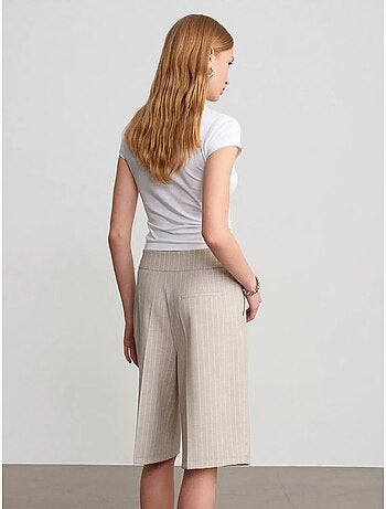 DILVIN Short Tailleur Rayé À Taille Haute Et Ceinture