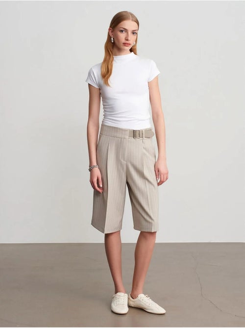 DILVIN Short Tailleur Rayé À Taille Haute Et Ceinture - Kiabi DILVIN Short Tailleur Rayé À Taille Haute Et Ceinture - Kiabi