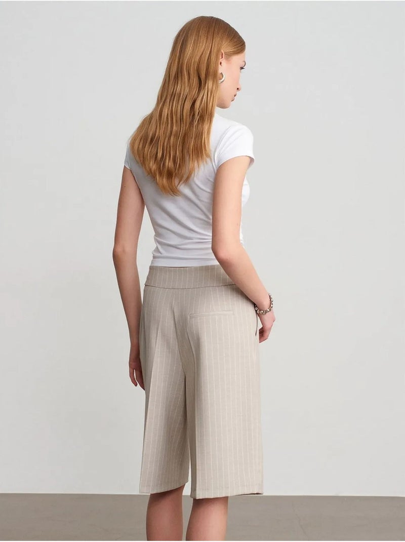 DILVIN Short Tailleur Rayé À Taille Haute Et Ceinture Beige - Kiabi