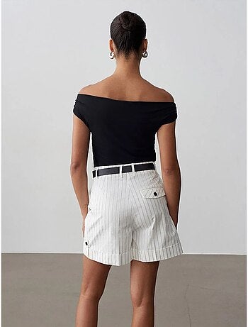 DILVIN Short Tailleur Rayé À Taille Haute Et Ceinture