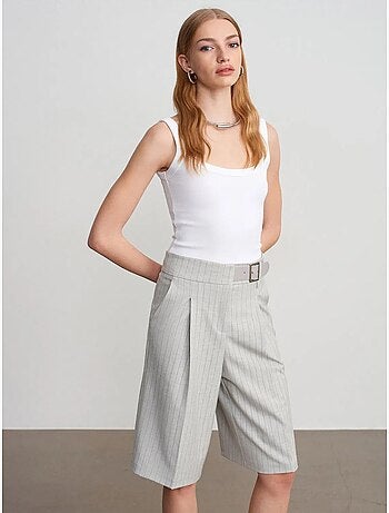 DILVIN Short Tailleur Rayé À Taille Haute Et Ceinture