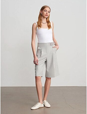 DILVIN Short Tailleur Rayé À Taille Haute Et Ceinture