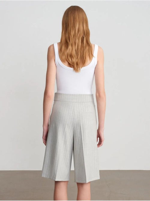 DILVIN Short Tailleur Rayé À Taille Haute Et Ceinture - Kiabi DILVIN Short Tailleur Rayé À Taille Haute Et Ceinture - Kiabi
