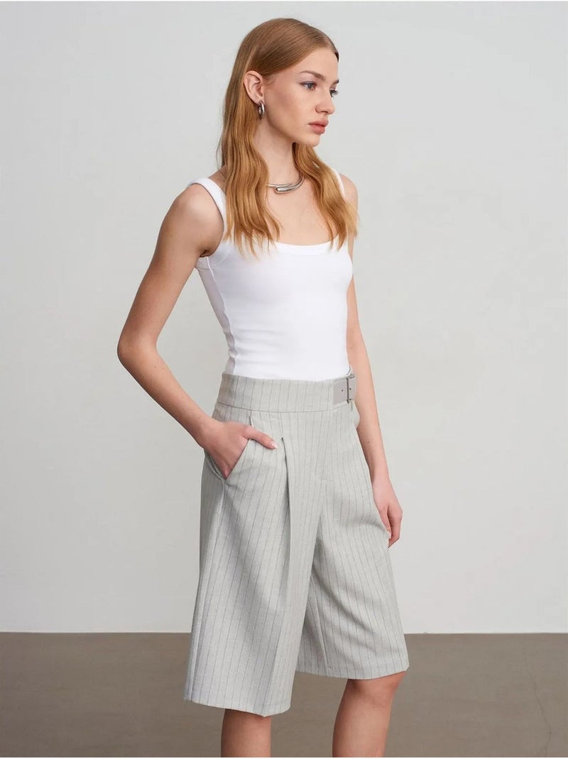 DILVIN Short Tailleur Rayé À Taille Haute Et Ceinture Gris clair - Kiabi