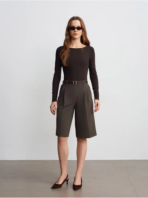 DILVIN Short Tailleur Tissé À Taille Haute Et Ceinture - Kiabi DILVIN Short Tailleur Tissé À Taille Haute Et Ceinture - Kiabi