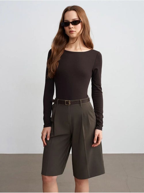 DILVIN Short Tailleur Tissé À Taille Haute Et Ceinture - Kiabi DILVIN Short Tailleur Tissé À Taille Haute Et Ceinture - Kiabi